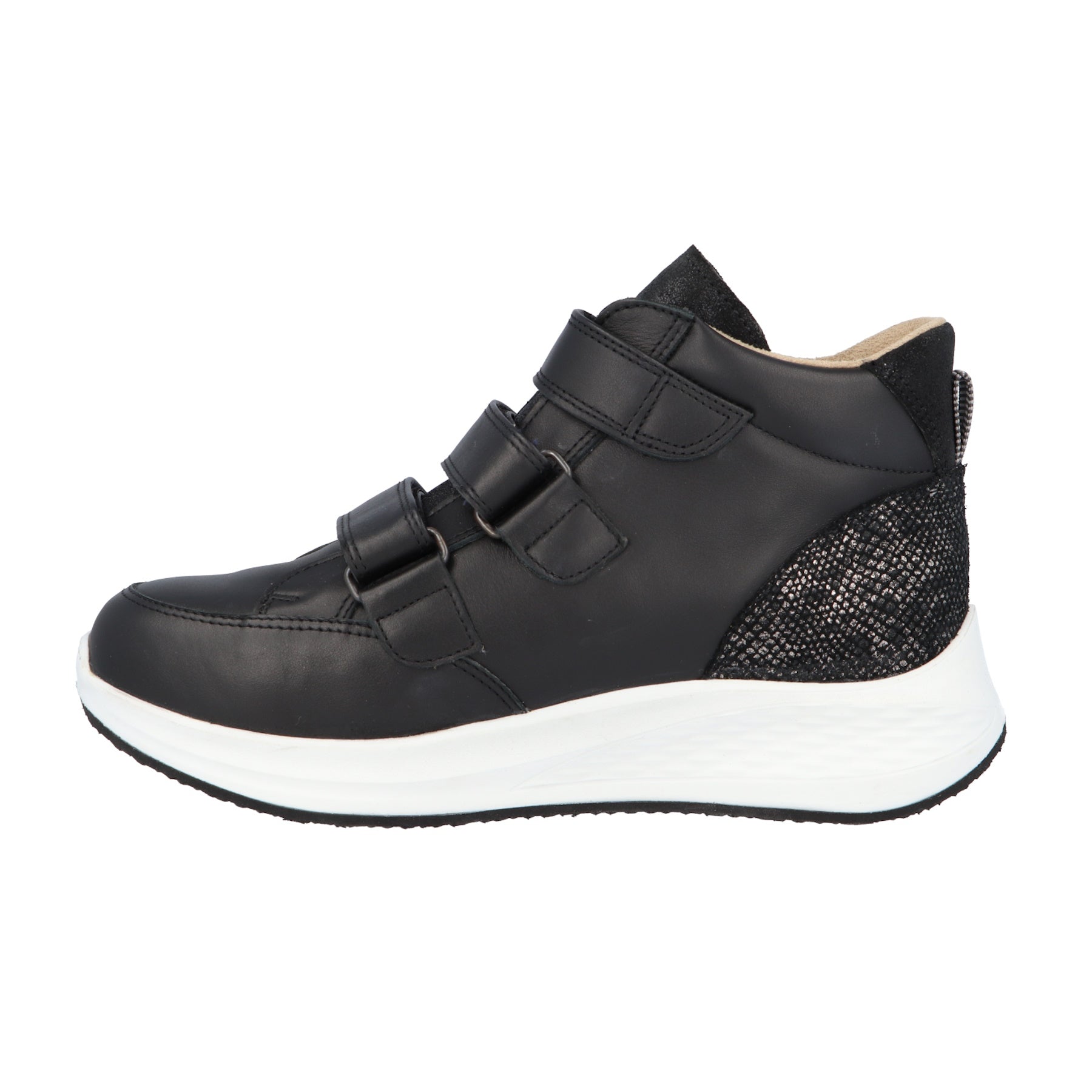 Discover Tabi: A Unique Footwear Experience - 07thm3d
